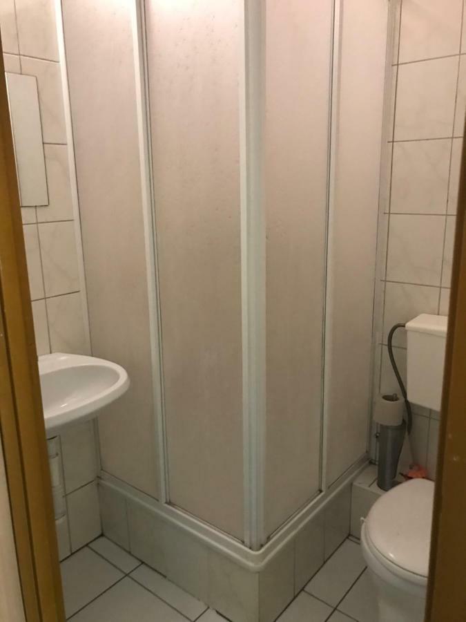 Clarus Mons Studio Vandrehjem Częstochowa Eksteriør billede