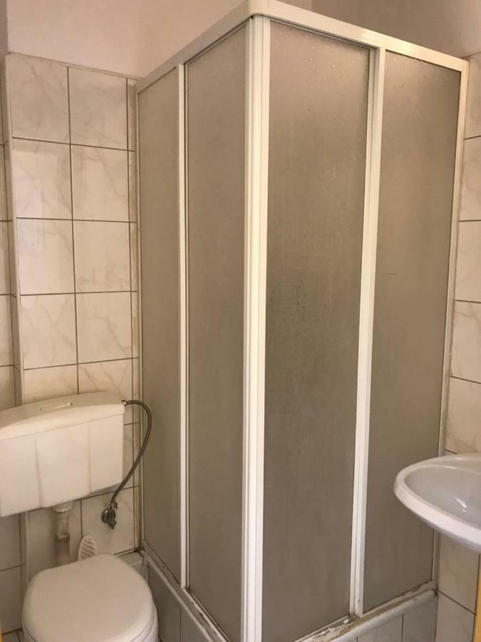 Clarus Mons Studio Vandrehjem Częstochowa Eksteriør billede