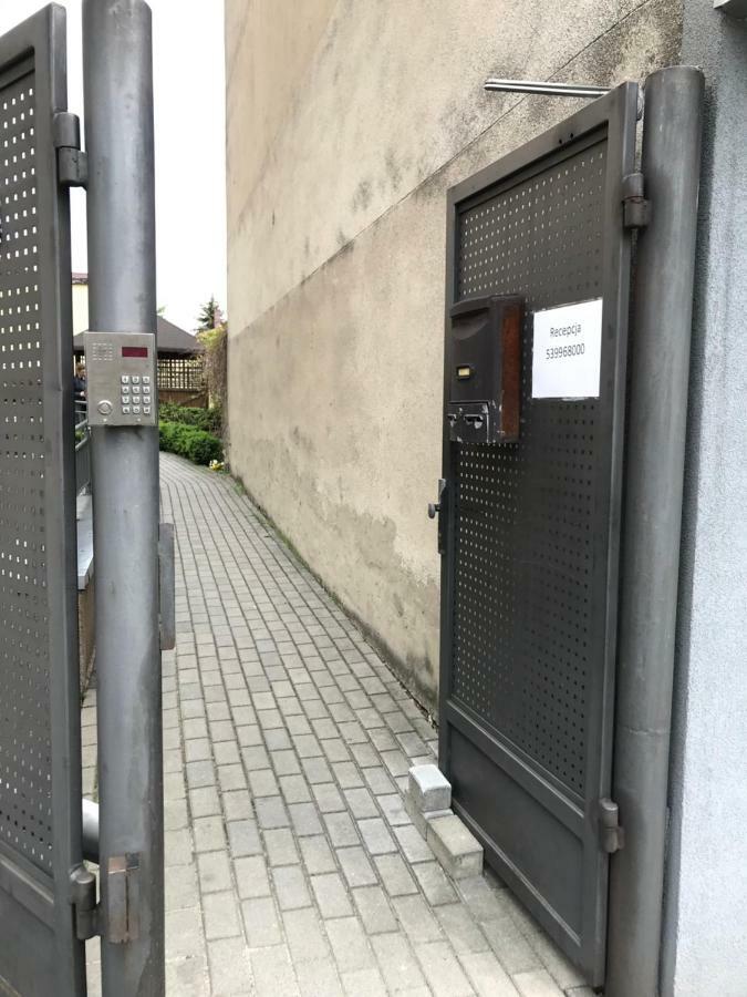 Clarus Mons Studio Vandrehjem Częstochowa Eksteriør billede