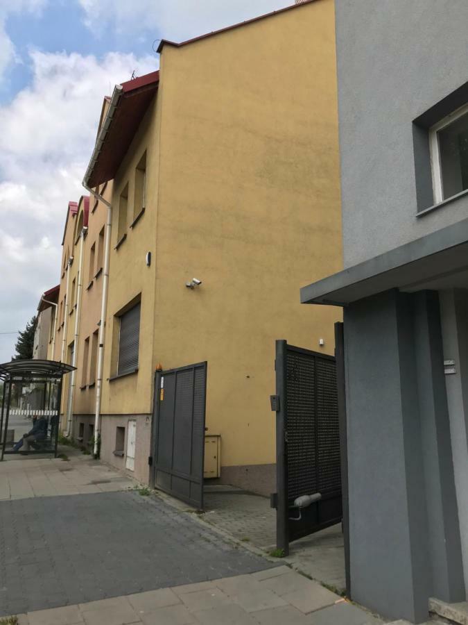 Clarus Mons Studio Vandrehjem Częstochowa Eksteriør billede