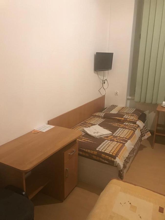 Clarus Mons Studio Vandrehjem Częstochowa Eksteriør billede